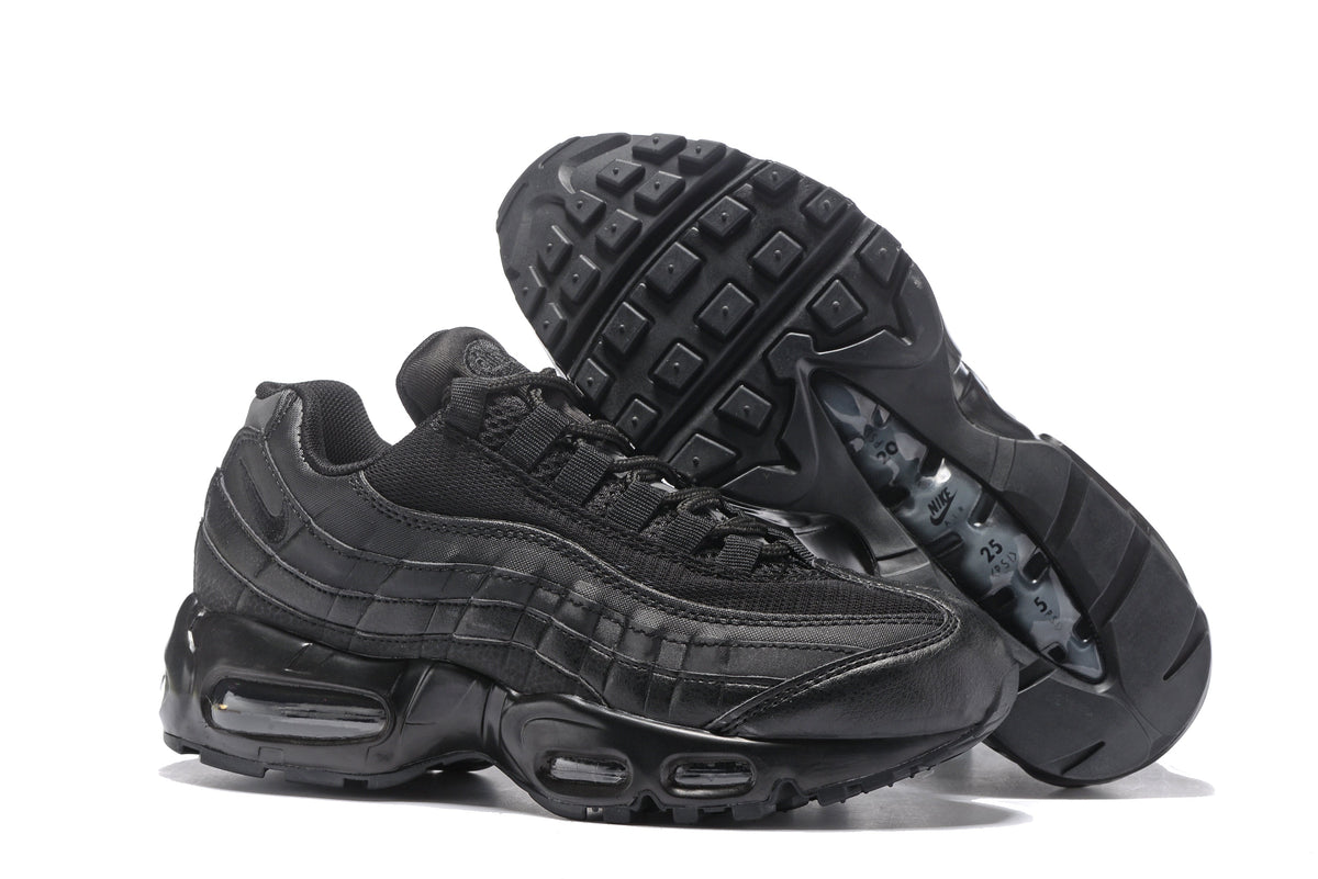 Air Max 95 “Triple Black” (Pronta entrega)